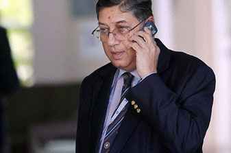 BCCI emergent meeting: More trouble for Srinivsan?